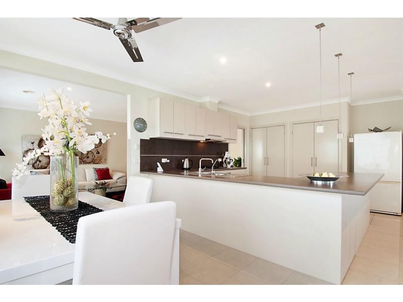 26 Emerald Rise, Skye VIC 3977