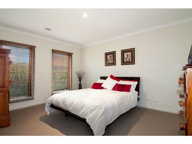26 Emerald Rise, Skye VIC 3977