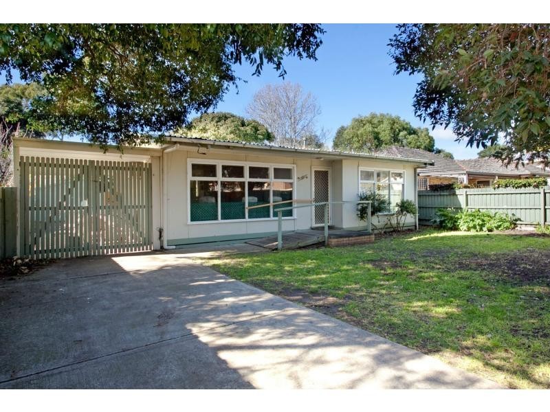 31 Leon Avenue, Rosebud VIC 3939