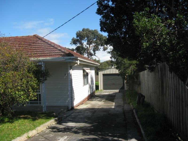 8 Lewellin Grove, Carrum VIC 3197