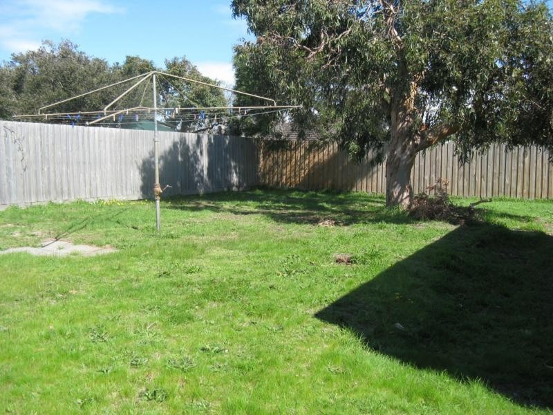 8 Lewellin Grove, Carrum VIC 3197