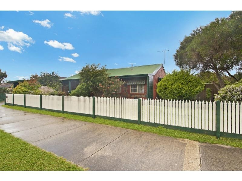 27 Cedar Drive, Hastings VIC 3915