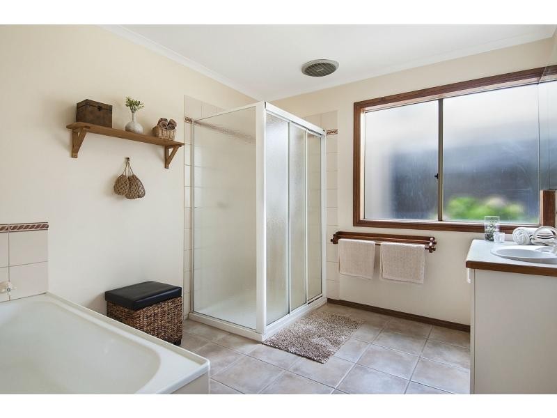 2 Cotoneaster Way, Langwarrin VIC 3910