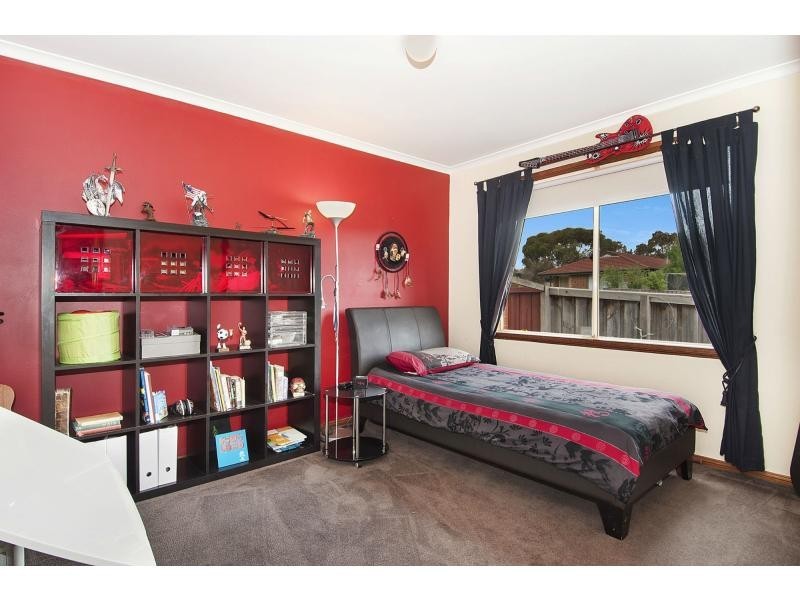 2 Cotoneaster Way, Langwarrin VIC 3910