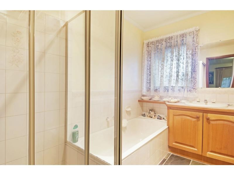 27 Cedar Drive, Hastings VIC 3915