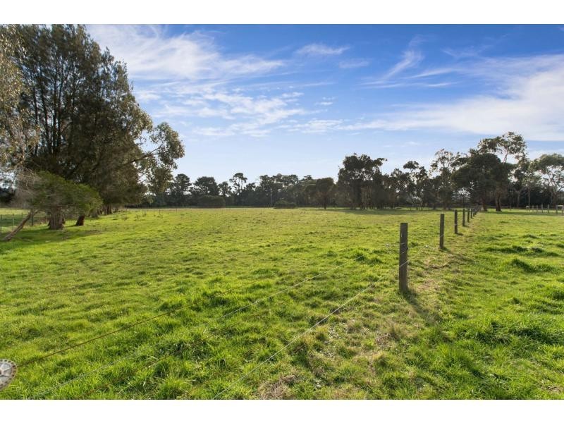 7 Pineview Lane, Hastings VIC 3915