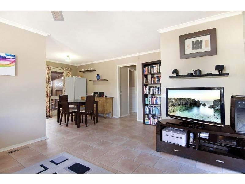 6 & 6A Bettina Street, Tyabb VIC 3913