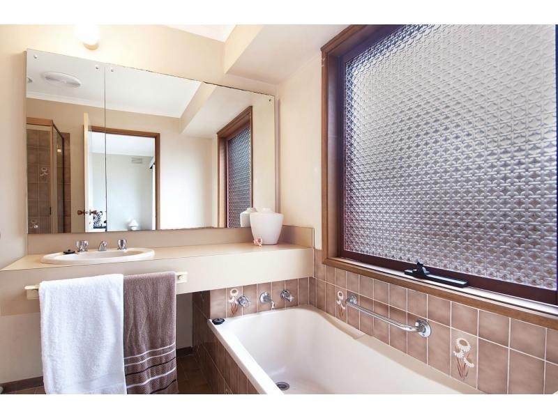 10 Tongola Court, Cranbourne VIC 3977