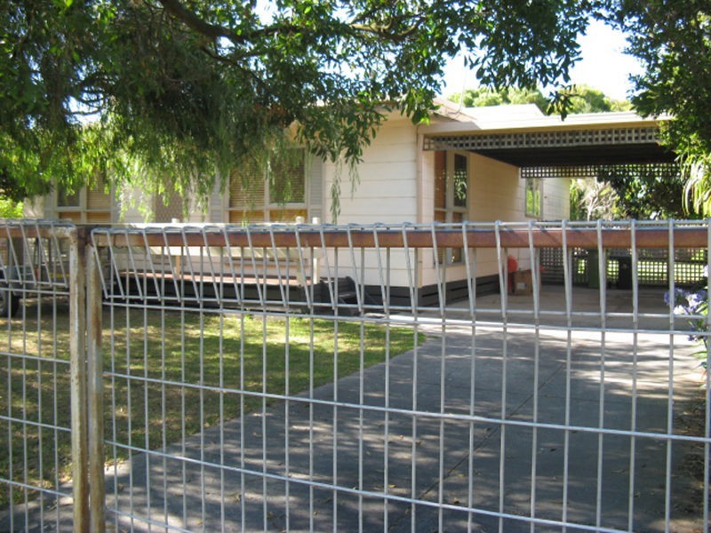 8 Buckley Street, Safety Beach VIC 3936