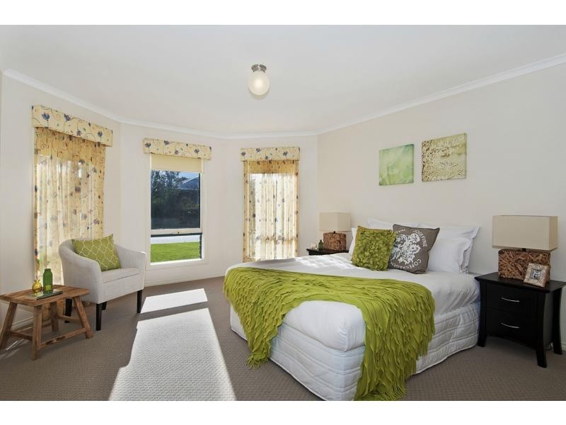 26 Caversham Drive, Mornington VIC 3931