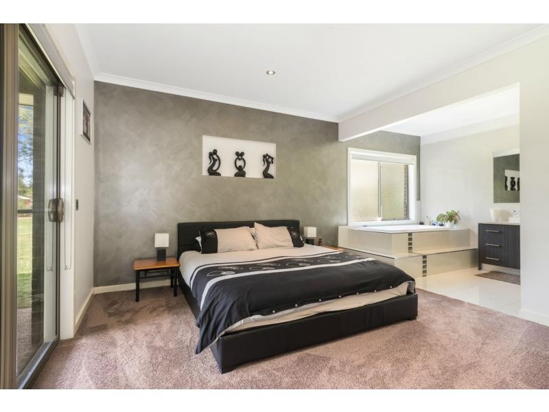 11 Meadow View Road, Somerville VIC 3912