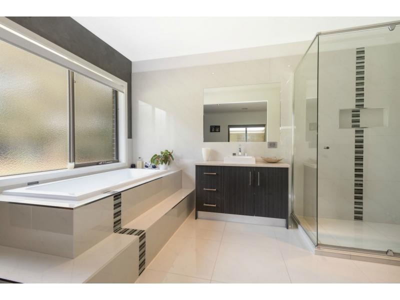 11 Meadow View Road, Somerville VIC 3912