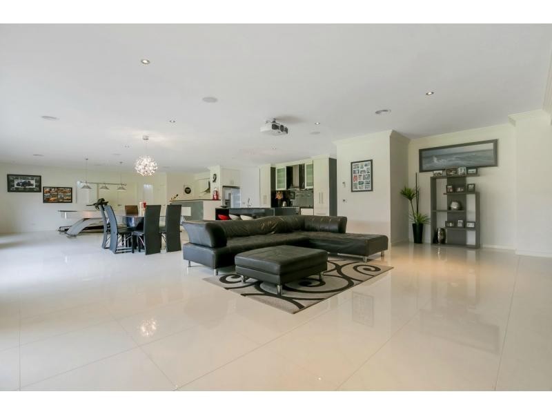 11 Meadow View Road, Somerville VIC 3912