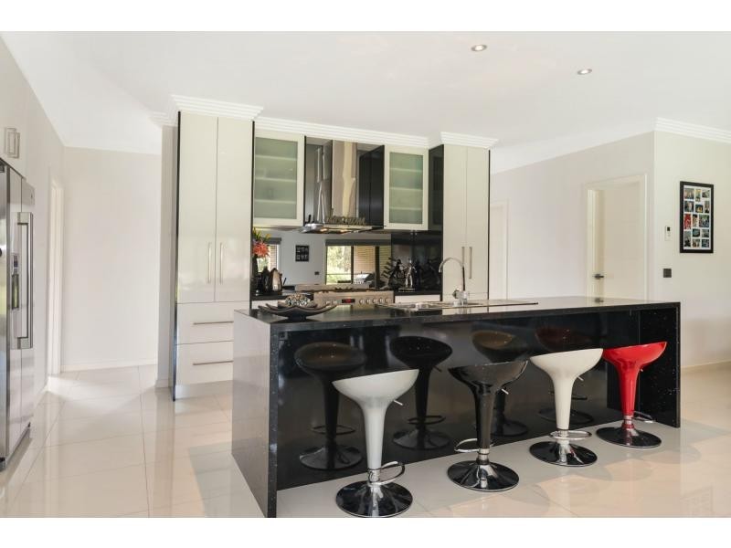 11 Meadow View Road, Somerville VIC 3912