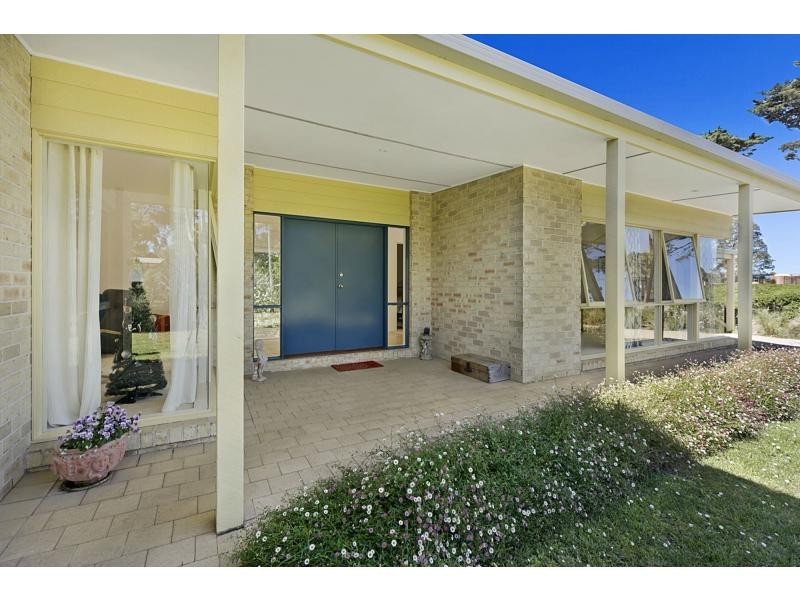 8 The Avenue, Flinders VIC 3929