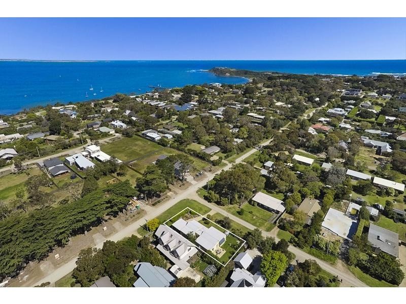 8 The Avenue, Flinders VIC 3929