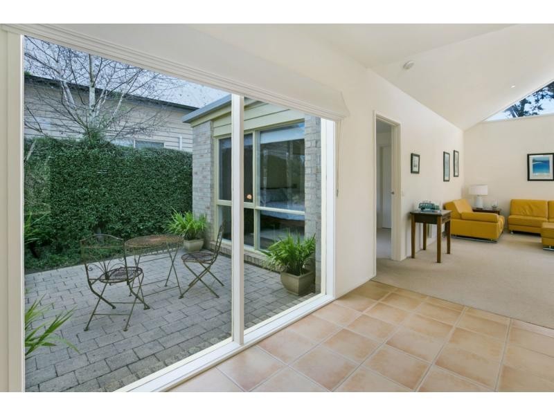 8 The Avenue, Flinders VIC 3929