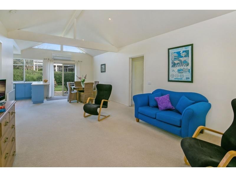 8 The Avenue, Flinders VIC 3929