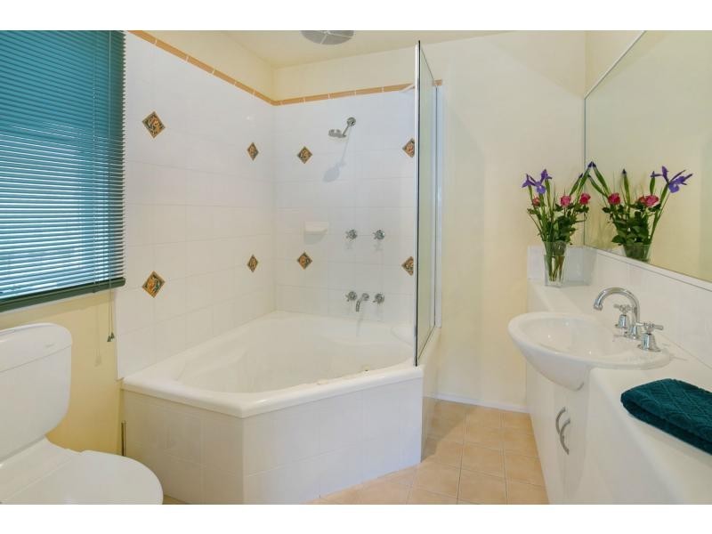 8 The Avenue, Flinders VIC 3929