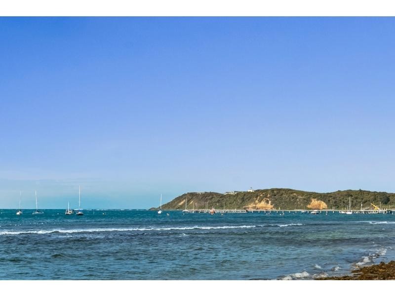 8 The Avenue, Flinders VIC 3929