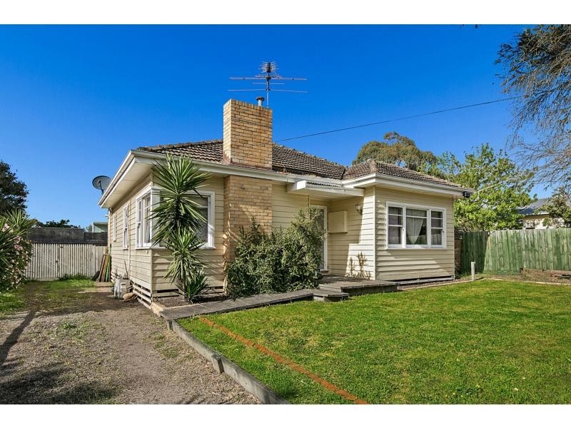 11 Mark Street, Rosebud VIC 3939