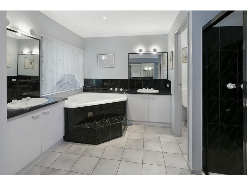 60 Chesterfield Road, Somerville VIC 3912