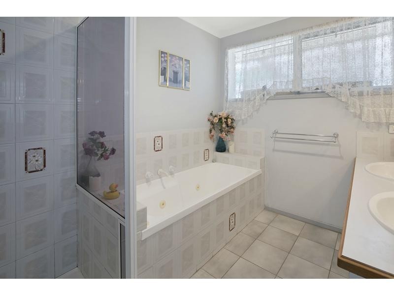 60 Chesterfield Road, Somerville VIC 3912