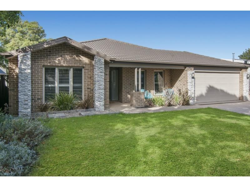 11 Dalton Drive, Tyabb VIC 3913