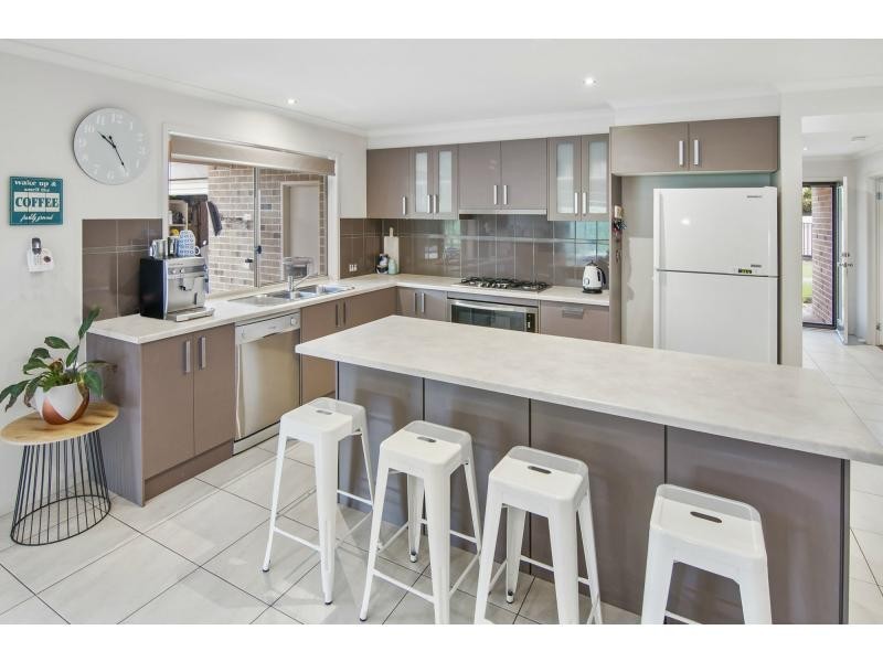 11 Dalton Drive, Tyabb VIC 3913