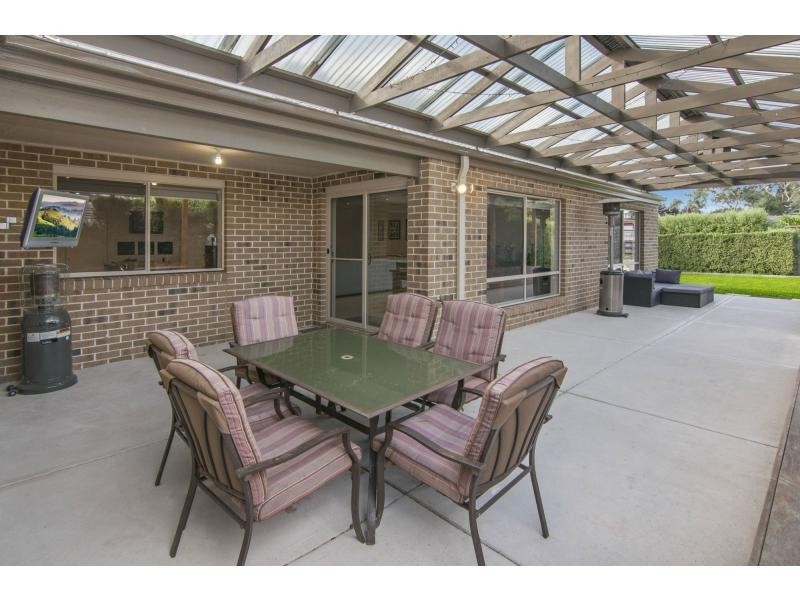 11 Dalton Drive, Tyabb VIC 3913