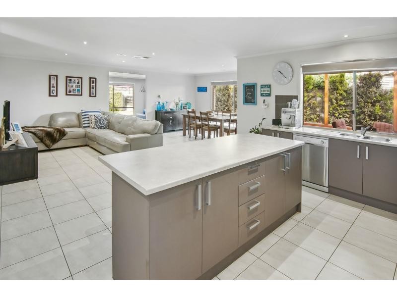 11 Dalton Drive, Tyabb VIC 3913