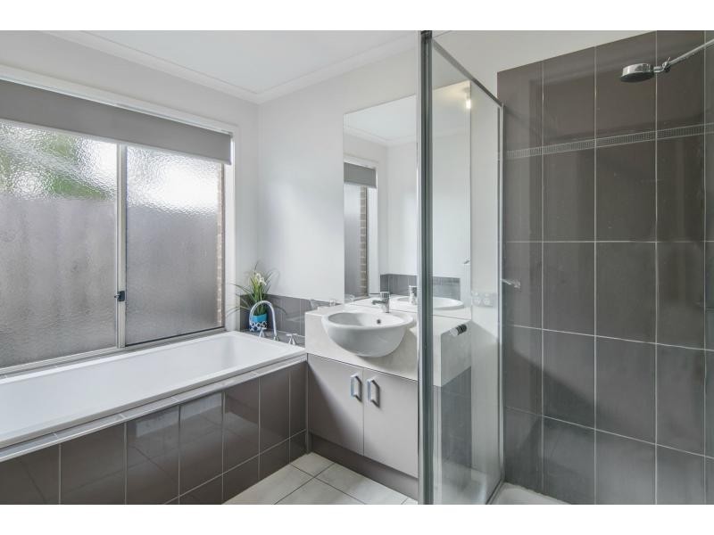 11 Dalton Drive, Tyabb VIC 3913