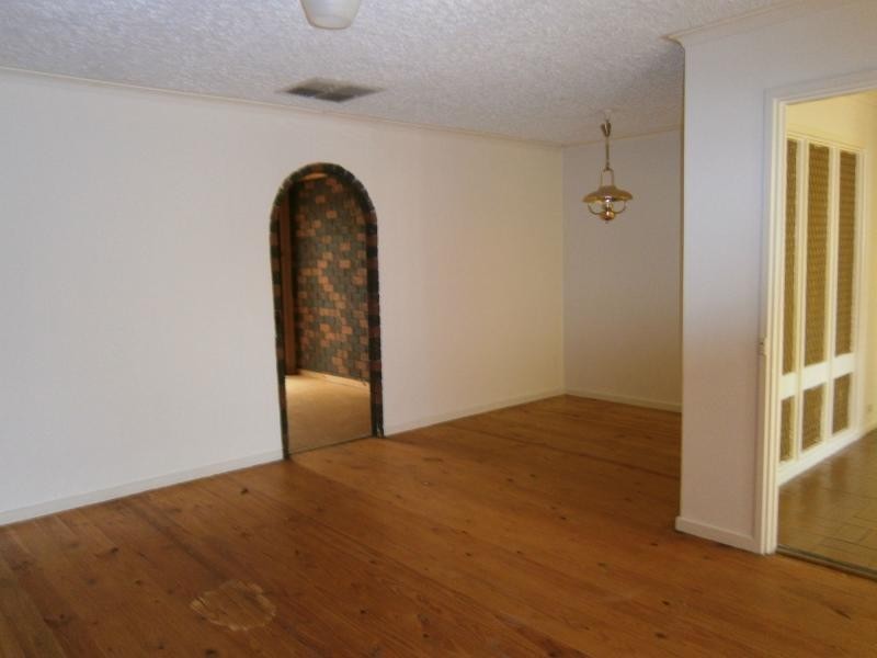 10 Abelia Avenue, Para Vista SA 5093