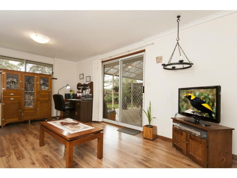 15 Moore Crescent, St Agnes SA 5097