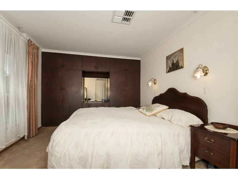 15 Moore Crescent, St Agnes SA 5097