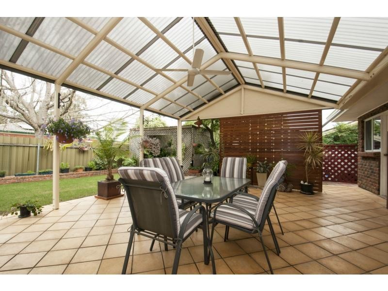 15 Moore Crescent, St Agnes SA 5097