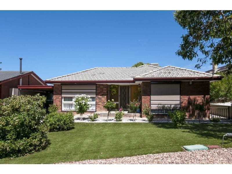 10 Saratoga Avenue, Redwood Park SA 5097