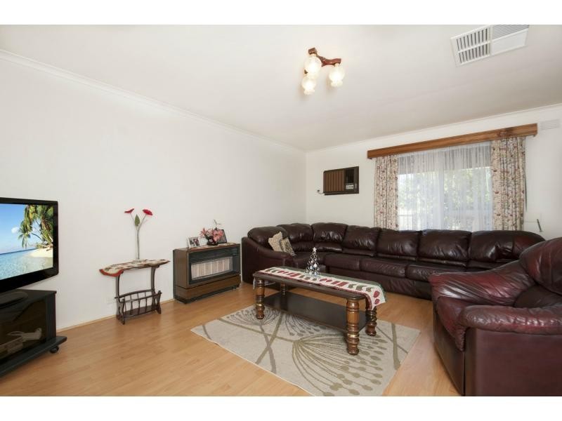 10 Saratoga Avenue, Redwood Park SA 5097