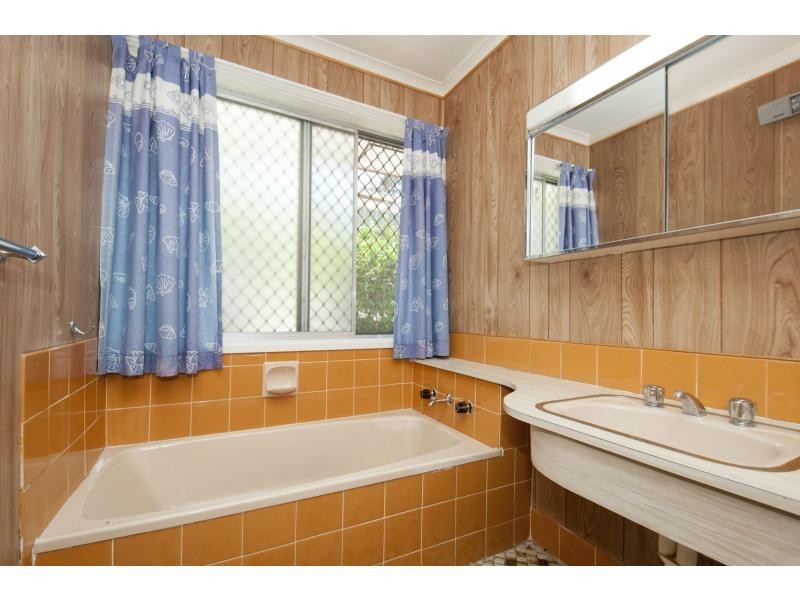 10 Saratoga Avenue, Redwood Park SA 5097