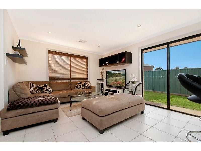 8 Dover Place, Elizabeth Park SA 5113