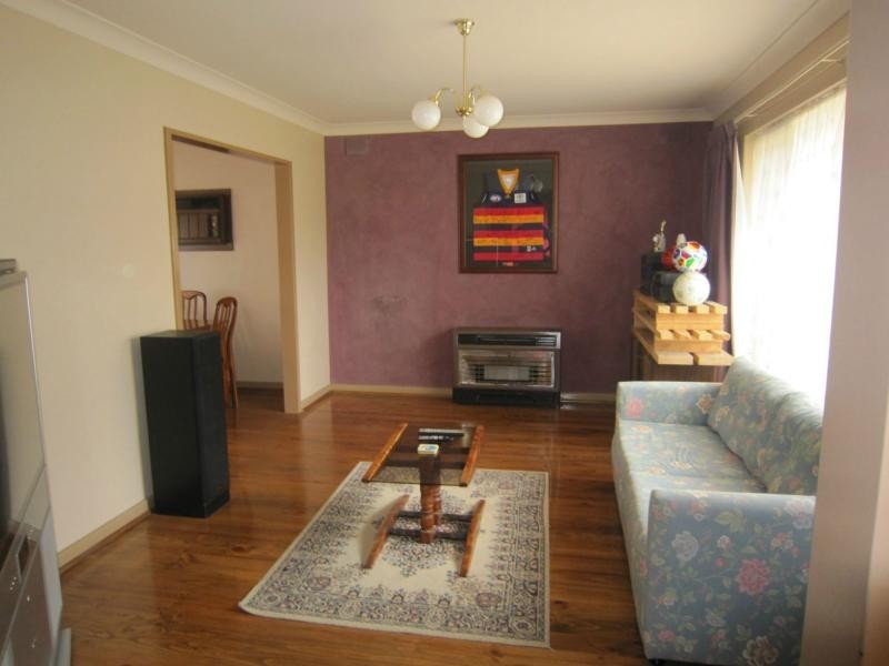 4 Plews Avenue, Valley View SA 5093