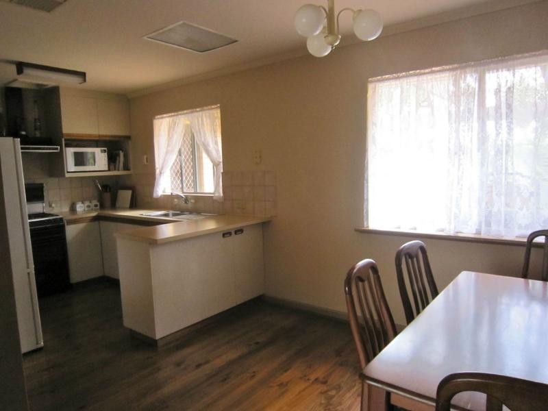 4 Plews Avenue, Valley View SA 5093