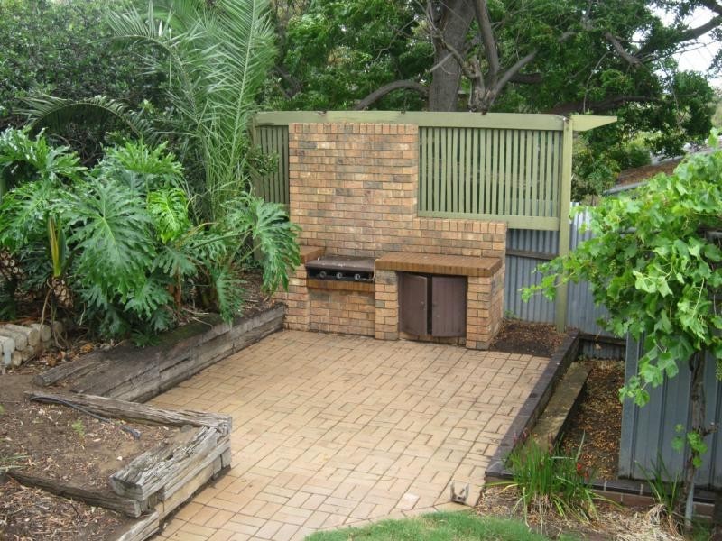 4 Plews Avenue, Valley View SA 5093