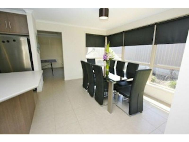 6 Sambell Court, Evanston Park SA 5116