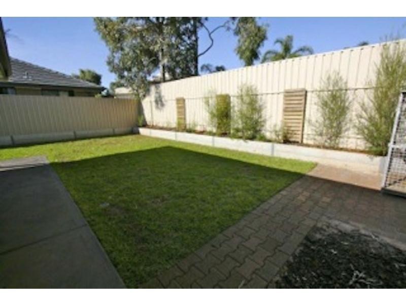 6 Sambell Court, Evanston Park SA 5116