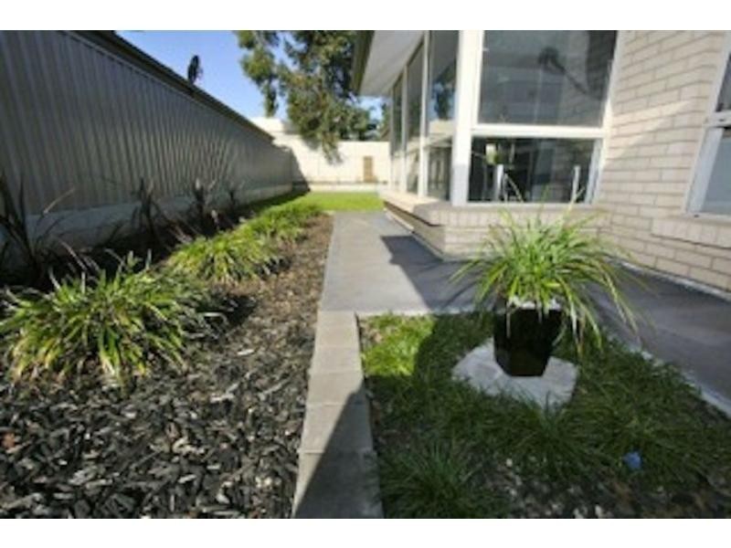 6 Sambell Court, Evanston Park SA 5116