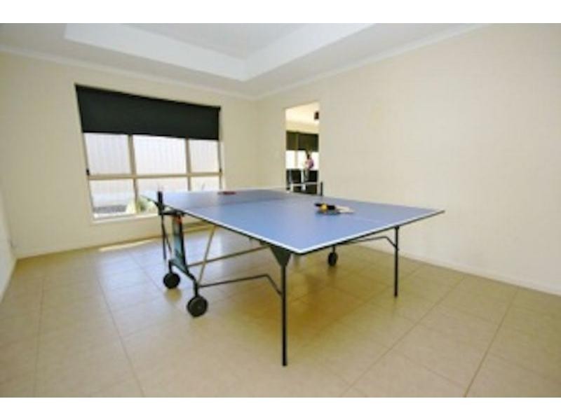 6 Sambell Court, Evanston Park SA 5116