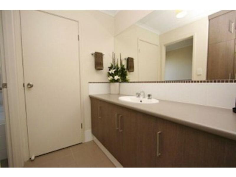 6 Sambell Court, Evanston Park SA 5116