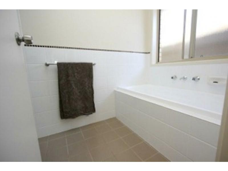 6 Sambell Court, Evanston Park SA 5116