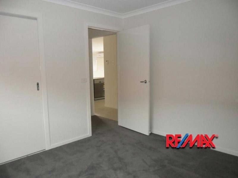 17 Boldrewood Place, Lynbrook VIC 3975